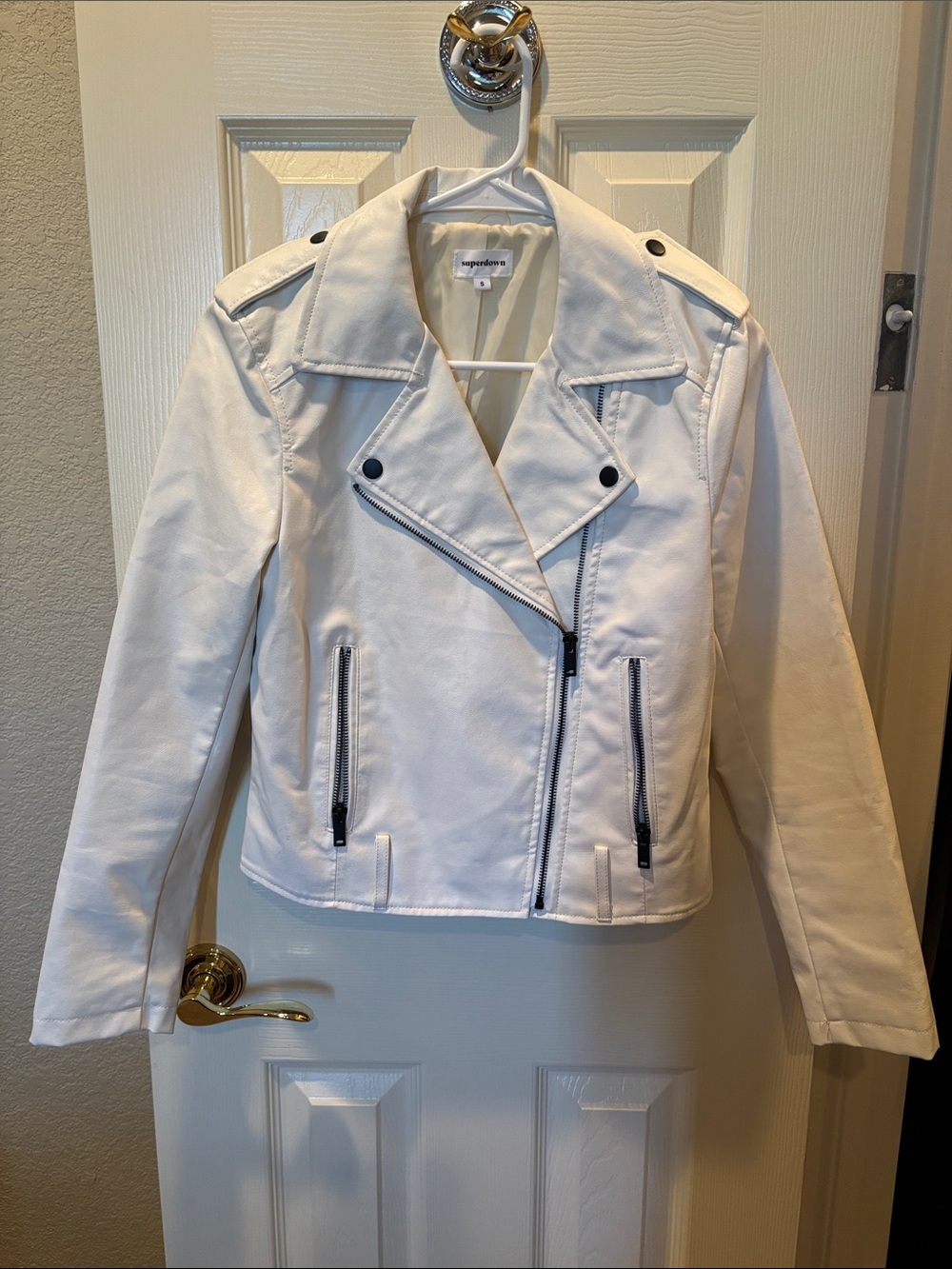 Superdown Revolve White Vegan Leather Moto Jacket with Black Hardware size Small